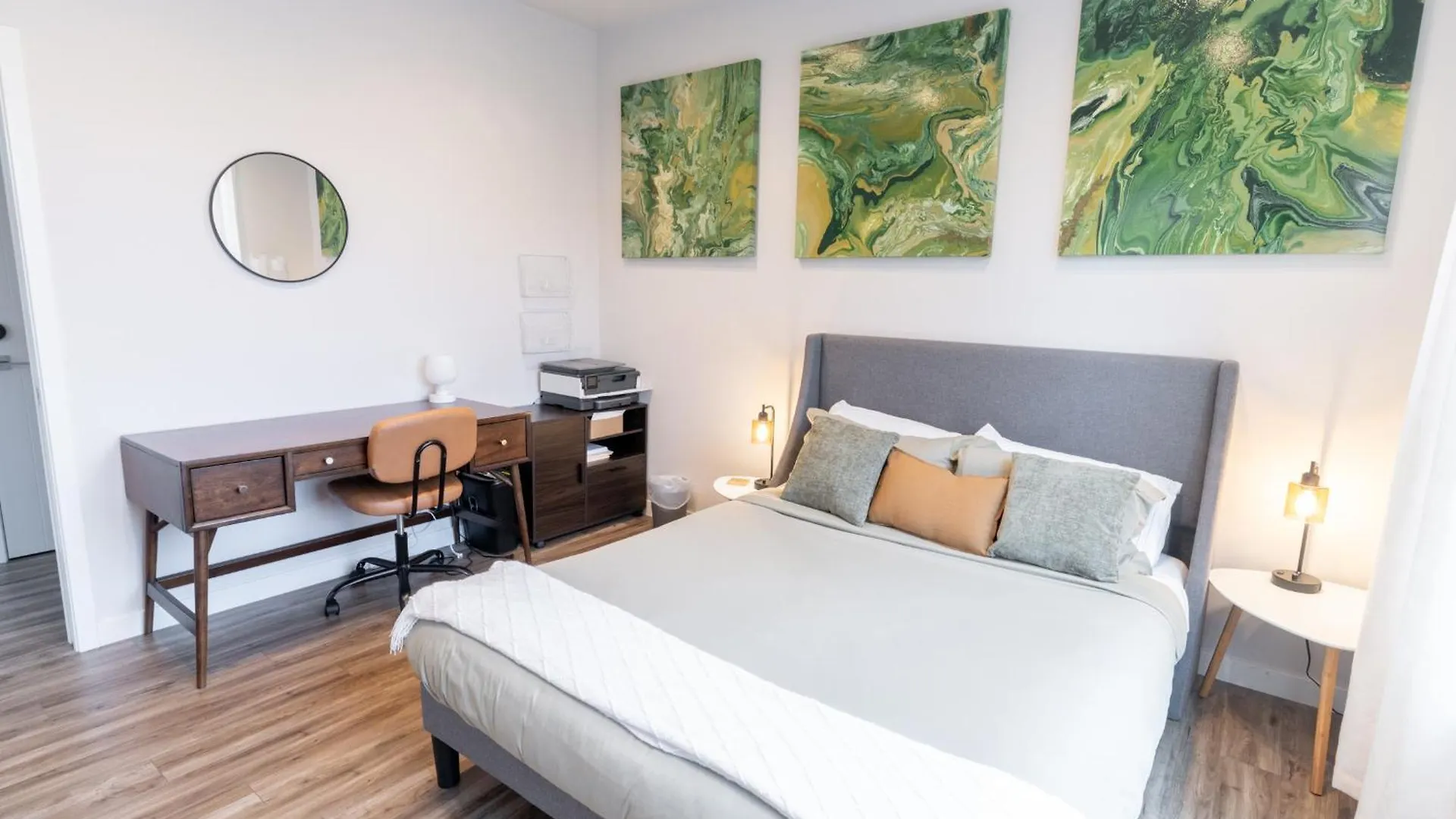 Comfy Family Home, Walkable Neighborhood + Patio! Portland Holiday home