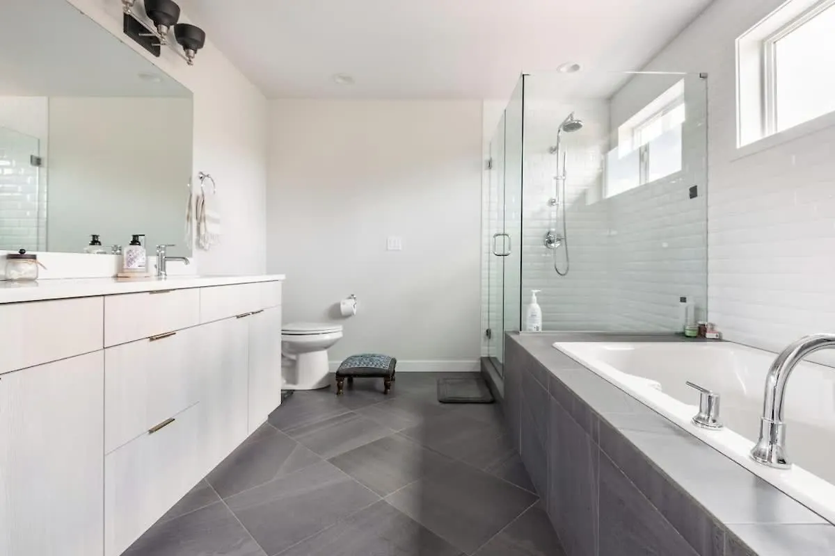 Comfy Family Home, Walkable Neighborhood + Patio! Portland