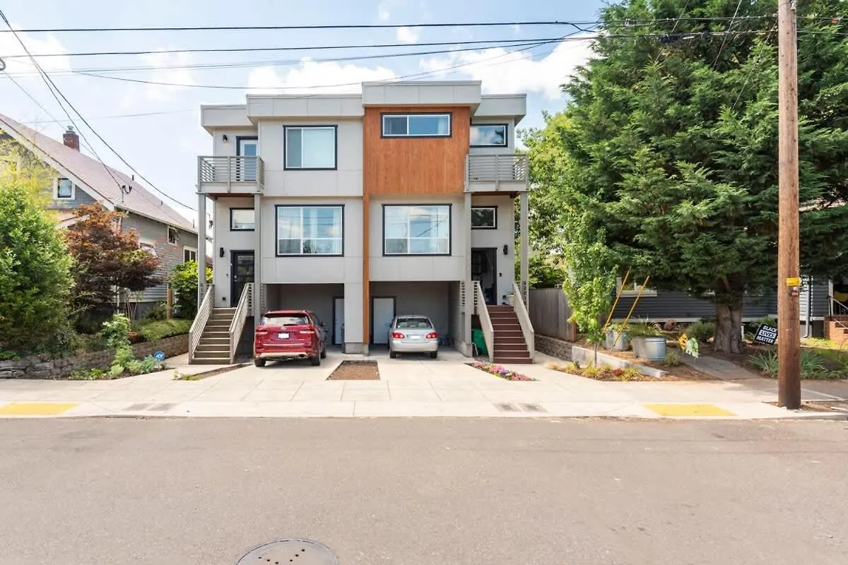 Comfy Family Home, Walkable Neighborhood + Patio! Portland 0*,  United States