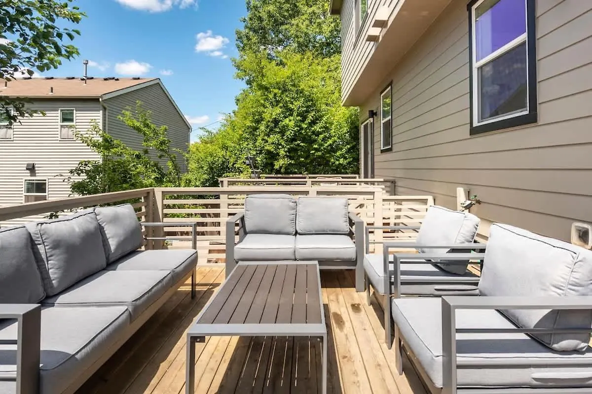 Comfy Family Home, Walkable Neighborhood + Patio! Portland