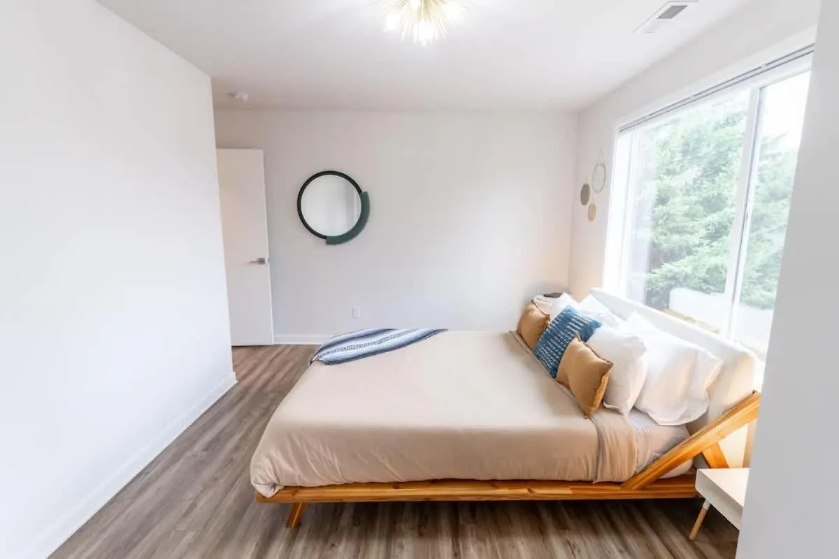 Comfy Family Home, Walkable Neighborhood + Patio! Portland Holiday home