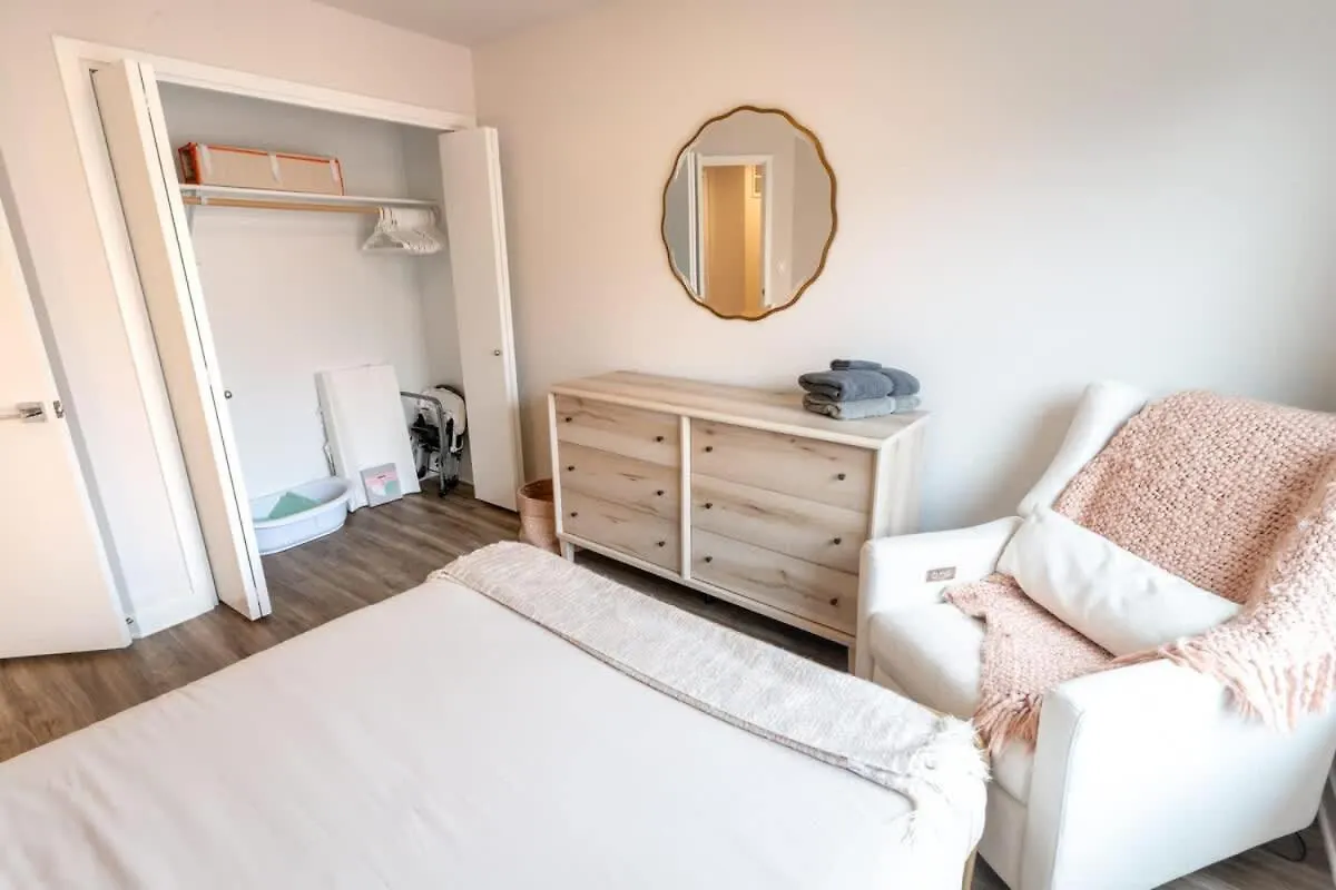Comfy Family Home, Walkable Neighborhood + Patio! Portland Holiday home