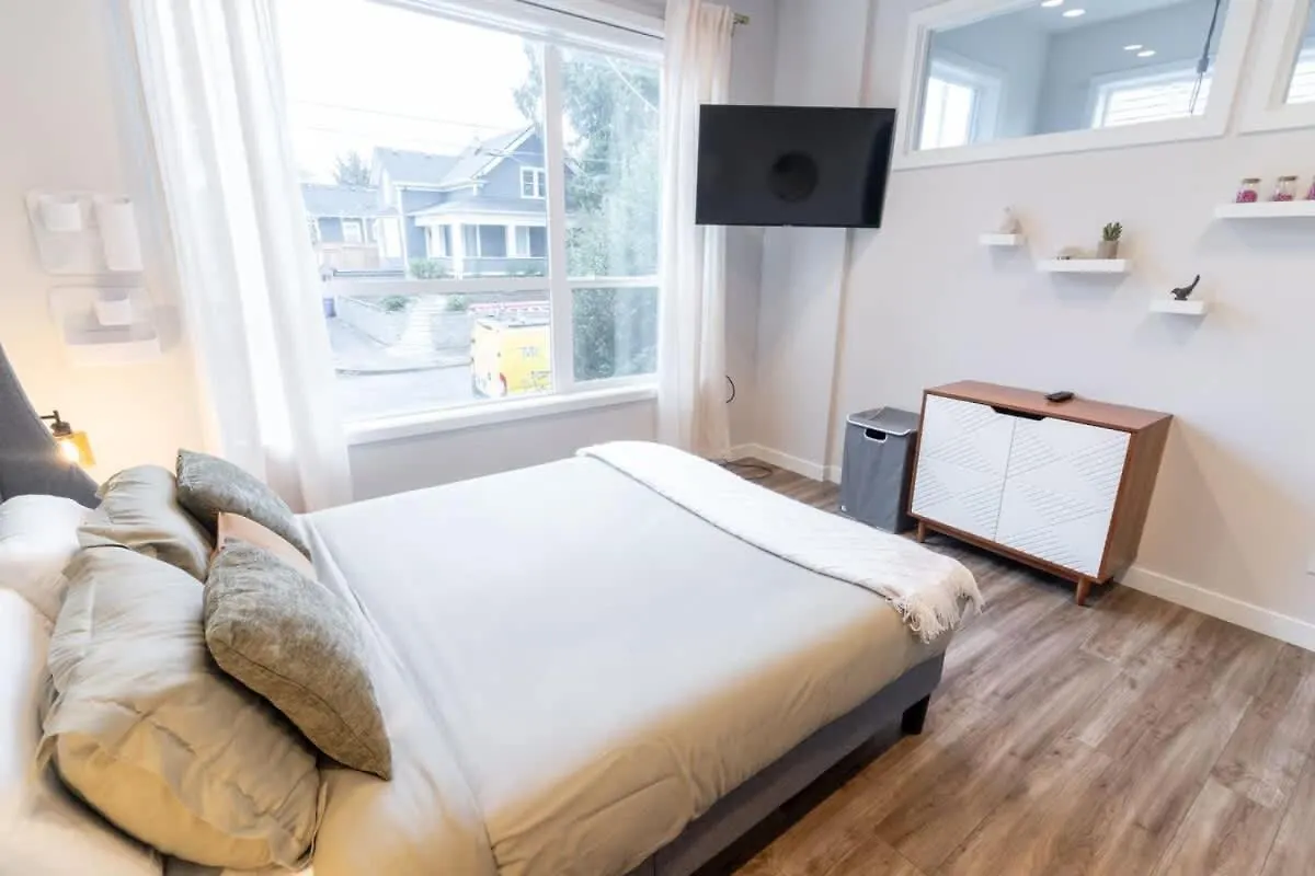 Comfy Family Home, Walkable Neighborhood + Patio! Portland United States